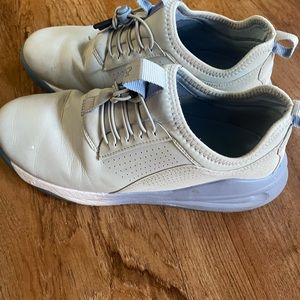 Clove Healthcare Worker Shoes